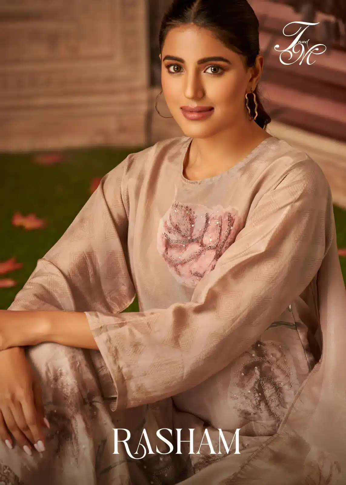 T&m rasham ladies designer suit