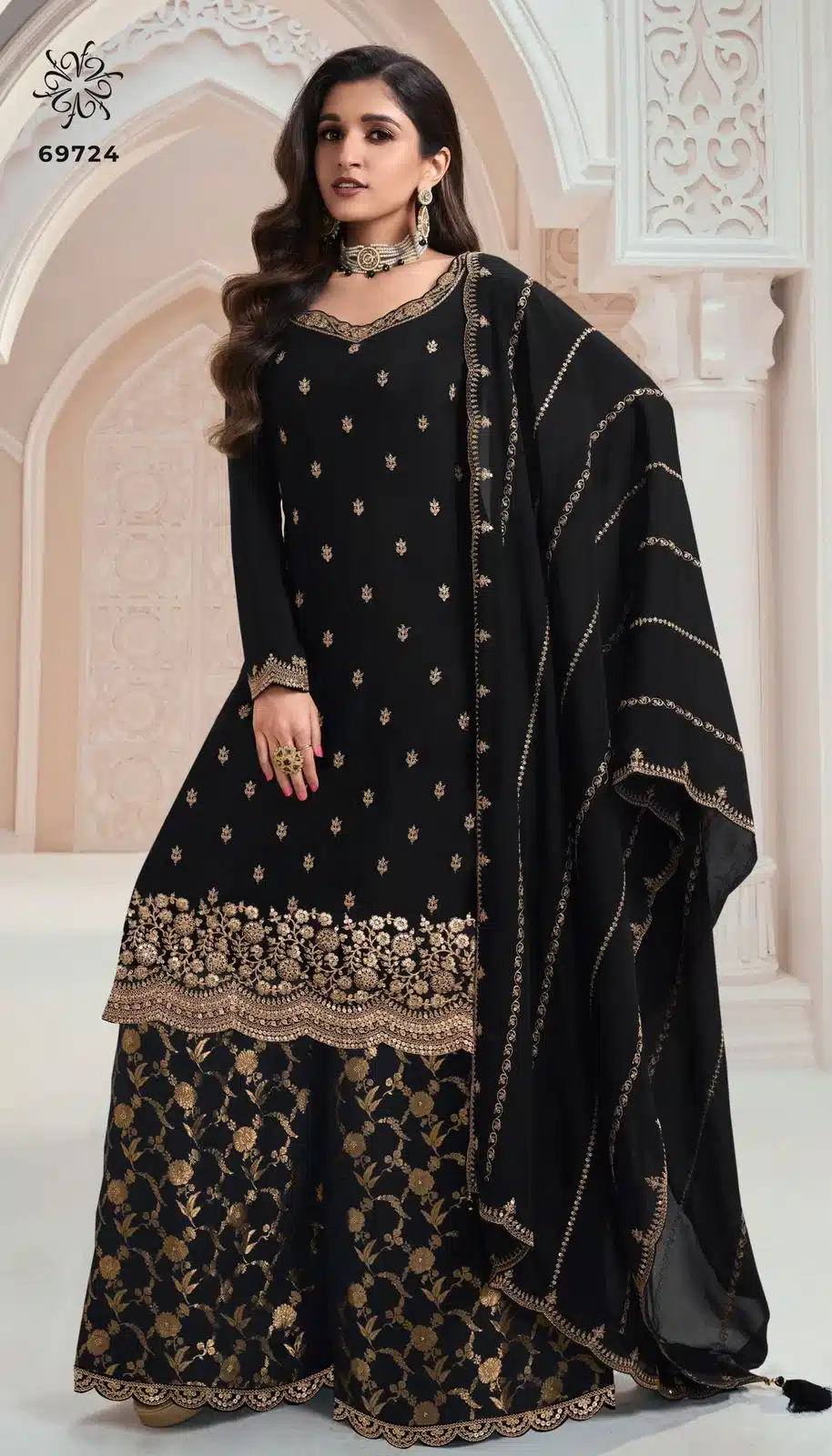 Kuleesh banno ladies suits