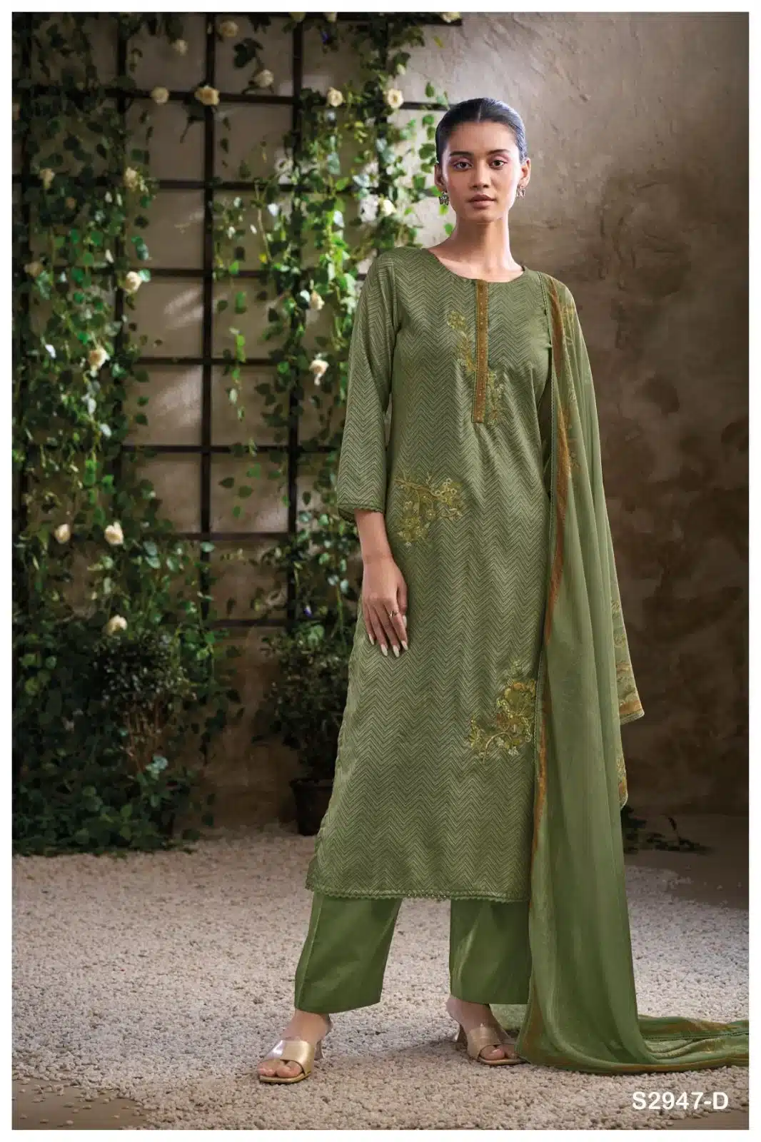 Ganga lpai 2947 ladies suits