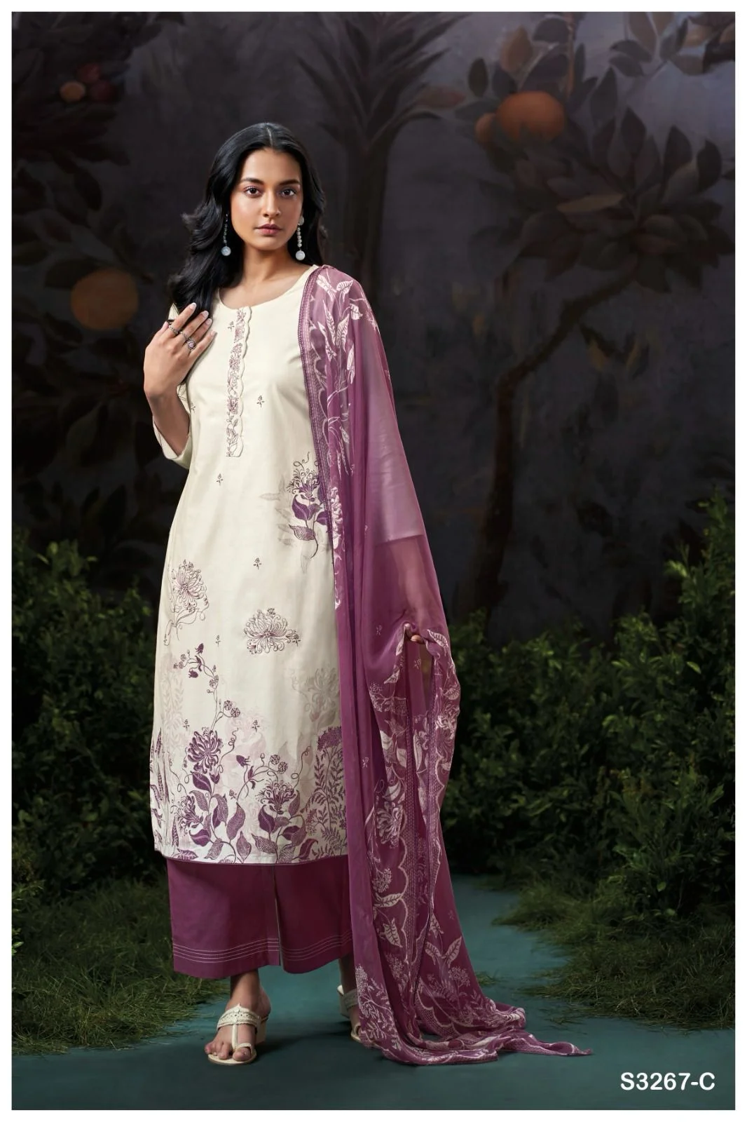 Ganga hayat 3267 ladies wholesaler suit in Delhi