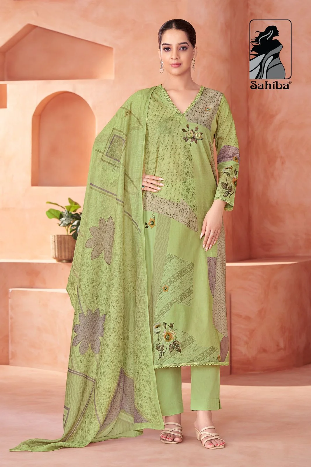 Sahiba suvya ladies wholesaler suit in chandni chowk