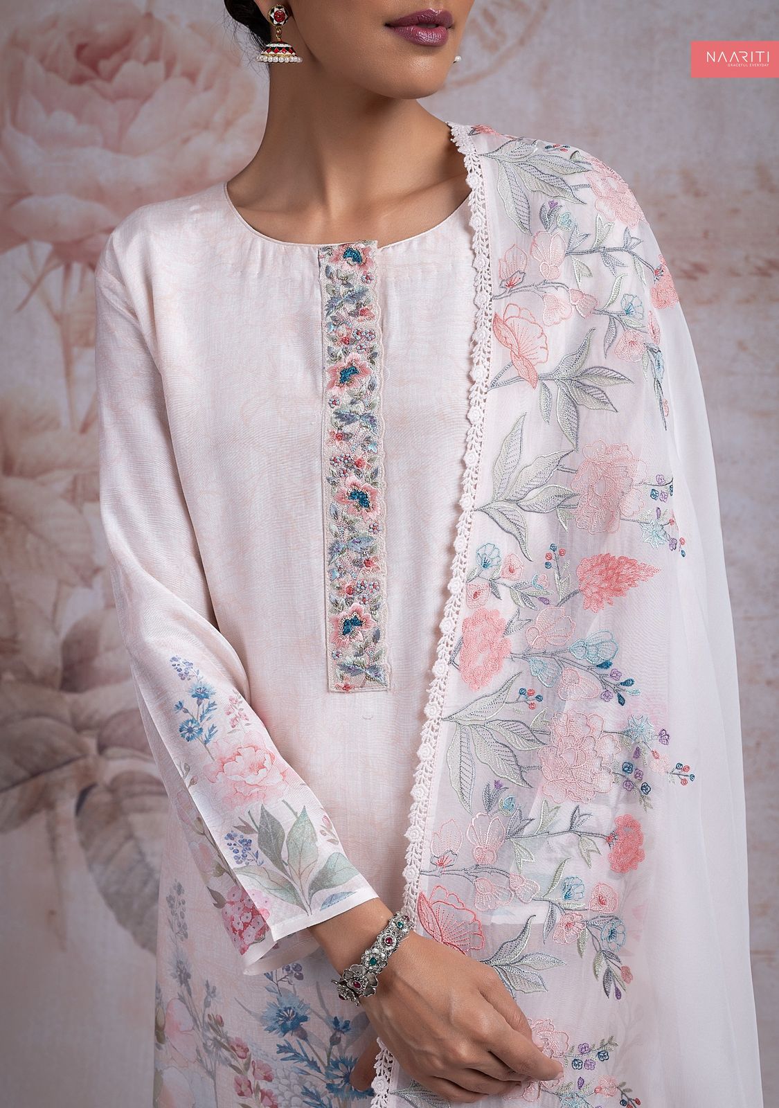 Naariti yadvi ladies suits manufacturer in Delhi