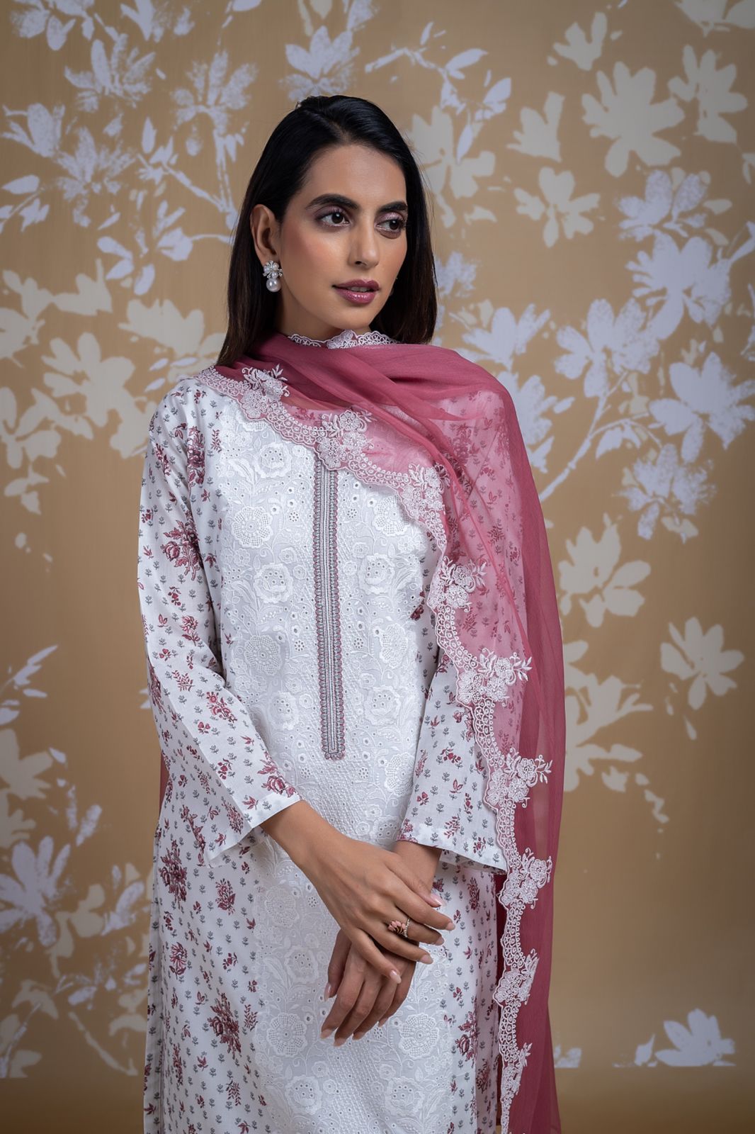 Naariti ayomi ladies designer suit