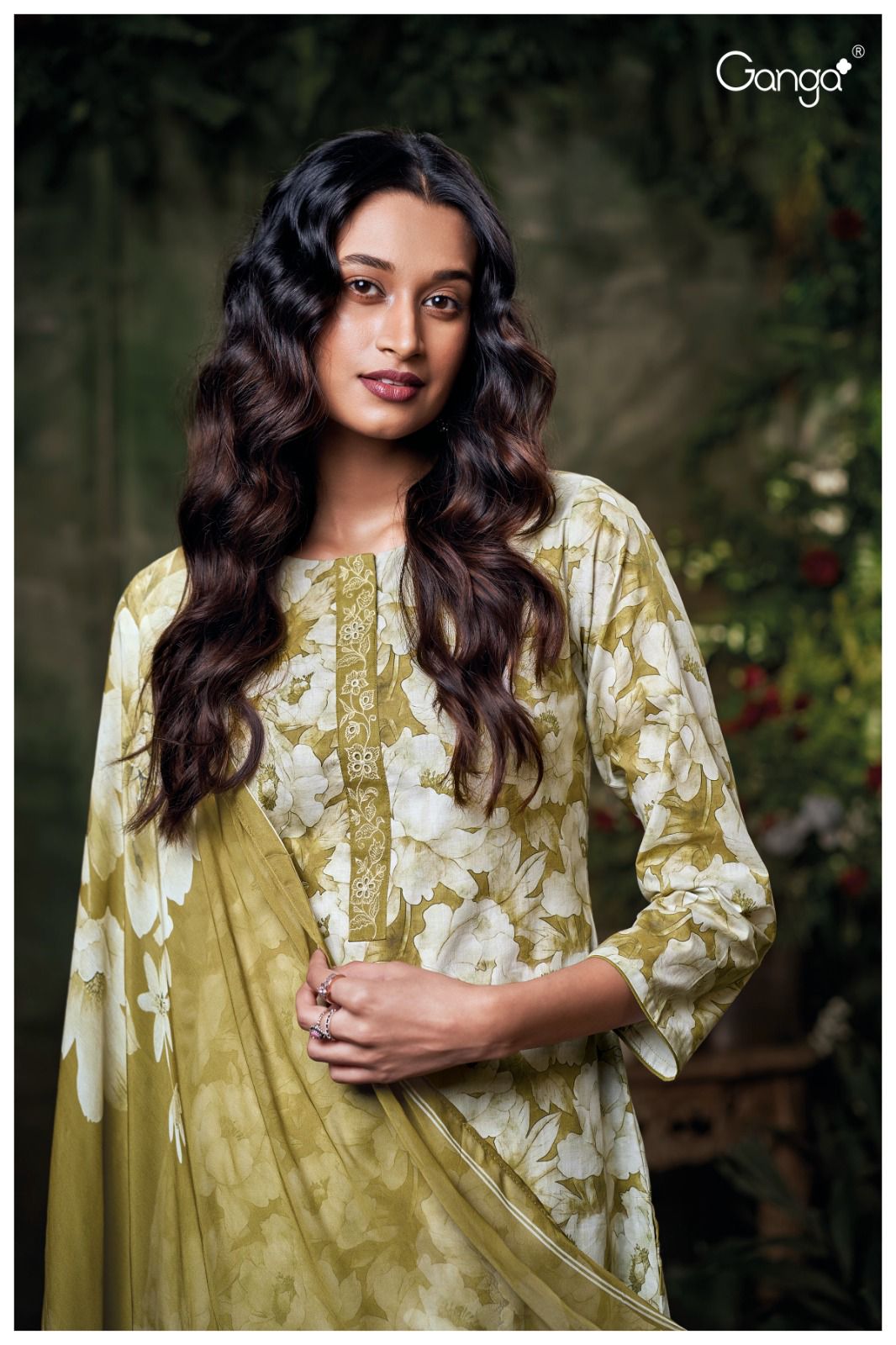 Ganga emera 3582 ladies wholesaler suit in Delhi