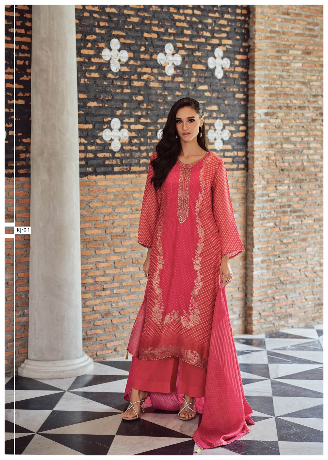Varsha Rajneesh – Premium Viscose Shimmer Suit Set