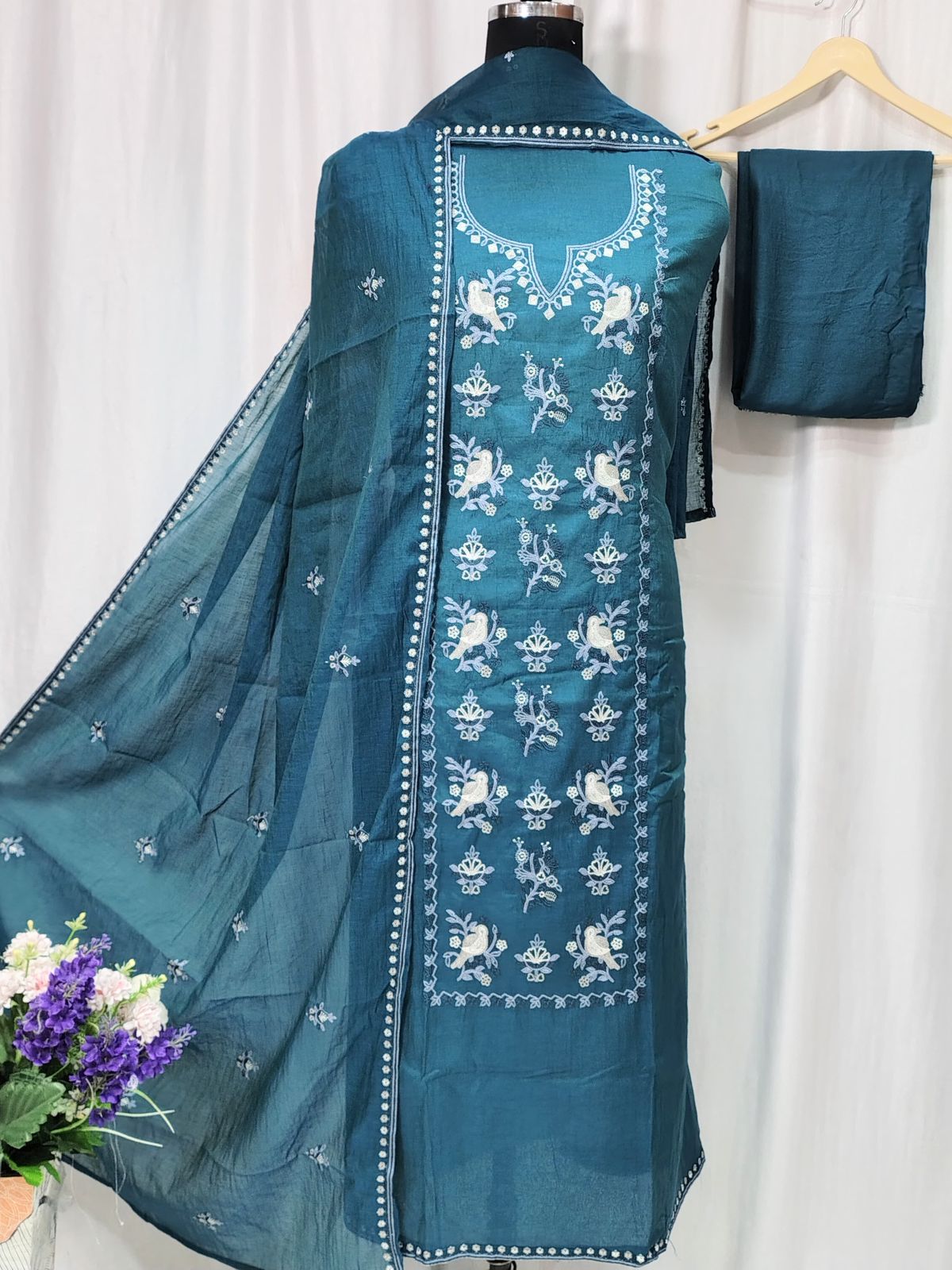 Elegant Mal Chanderi Suit Set with Embroidery