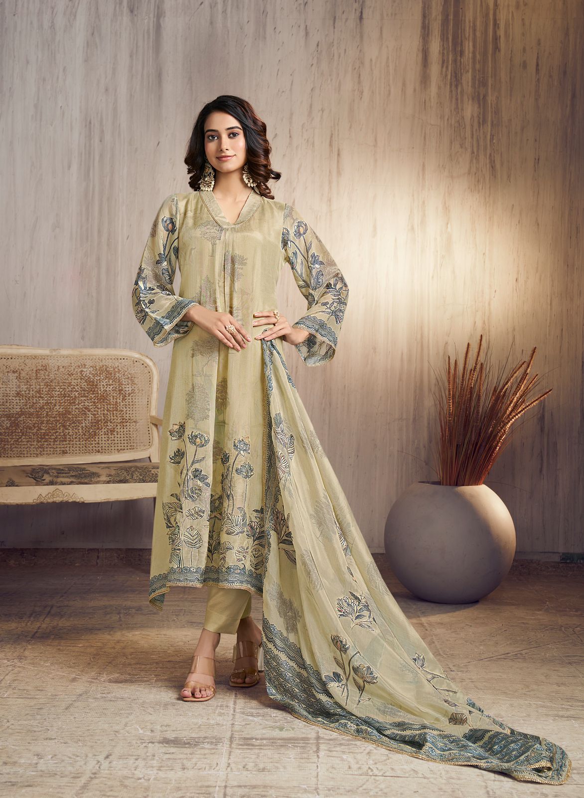 Relssa EMERALD – Luxurious Designer Suit Set