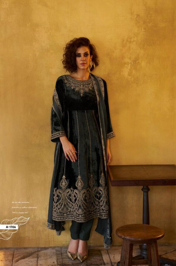 Aiqa Velvet Suit Set