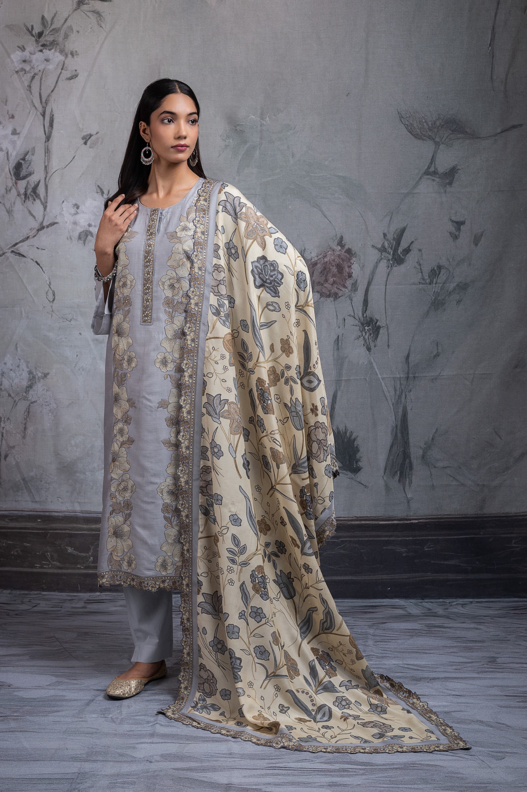 Naariti zorya ladies suits wholesalers